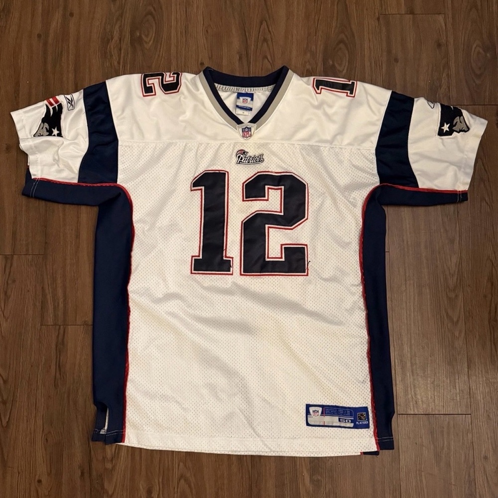 New England Patriots Tom Brady jersey — Men’s 50 / Large